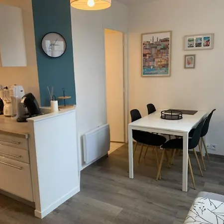 Etape Saumuroise En Centre-ville *