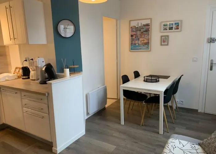 Etape Saumuroise En Centre-ville *